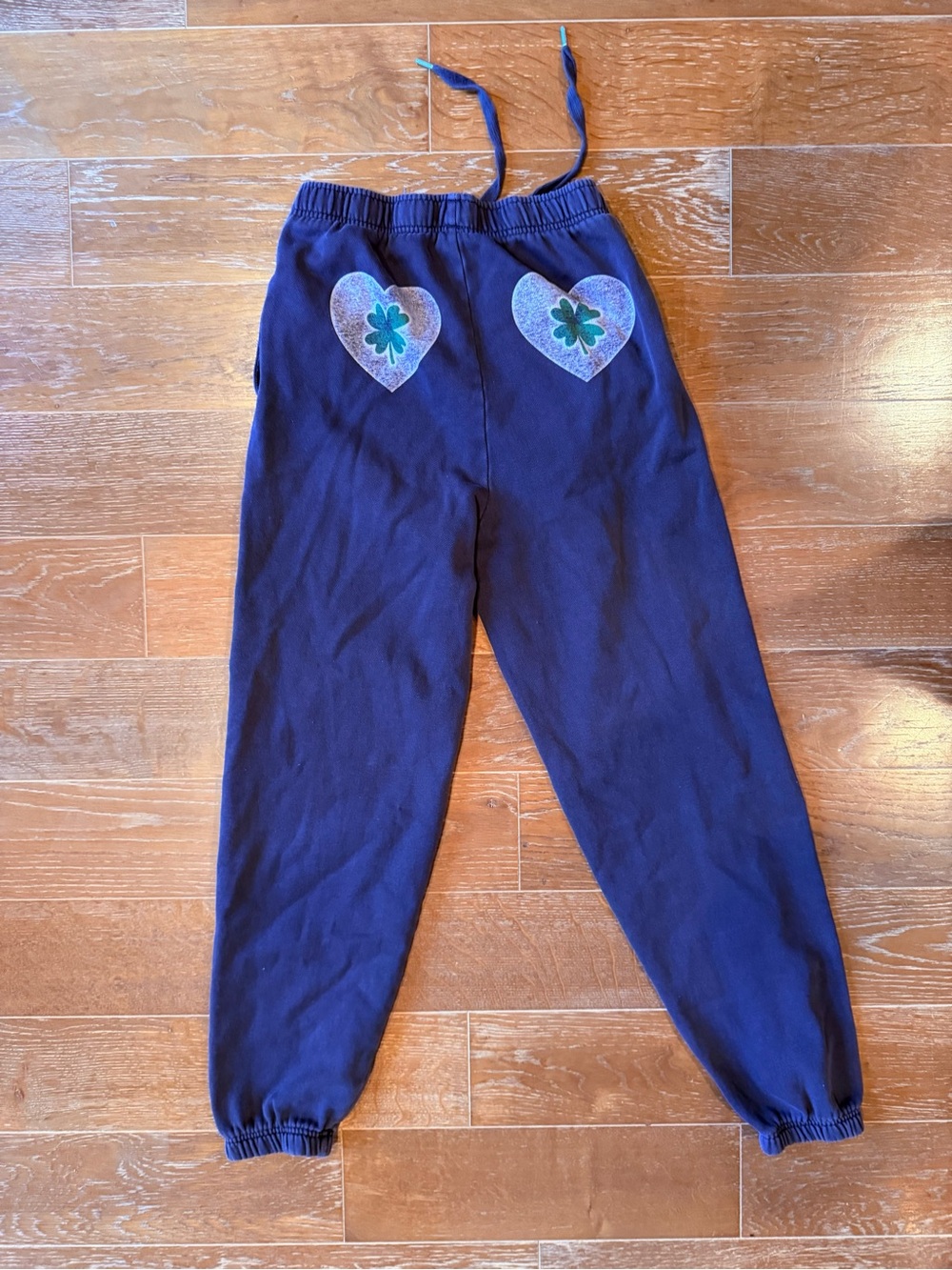 Victoria’s Secret Four Leaf Clover 🍀 Sweat Pants in Vintage Black!
